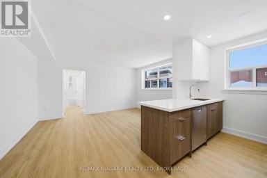 UNIT B - 993 O'CONNOR DRIVE Toronto (O'Connor-Parkview) Ontario photo 2