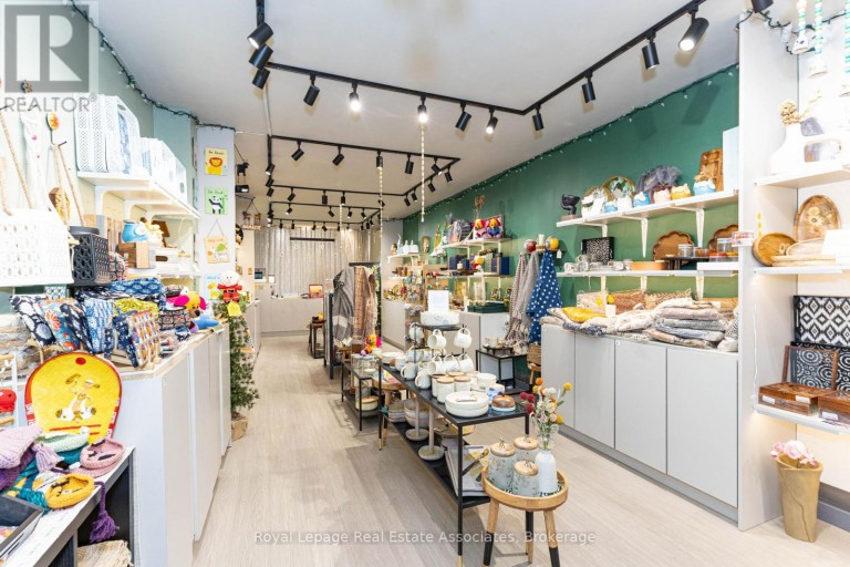 618 QUEEN STREET W, Toronto (Niagara), Ontario, M6J1E4