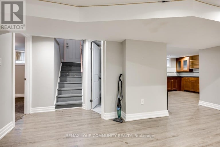 LOWER LEVEL - 240 MARKHAM ROAD, Toronto (Scarborough Village), Ontario, M1J3C2