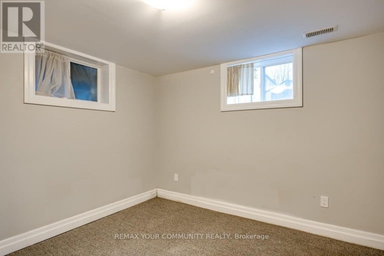 LOWER LEVEL - 240 MARKHAM ROAD, Toronto (Scarborough Village), Ontario, M1J3C2