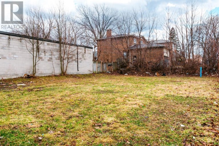 LOWER LEVEL - 240 MARKHAM ROAD, Toronto (Scarborough Village), Ontario, M1J3C2