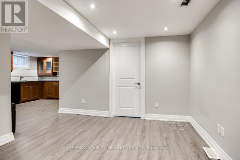 LOWER LEVEL - 240 MARKHAM ROAD, Toronto (Scarborough Village), Ontario, M1J3C2