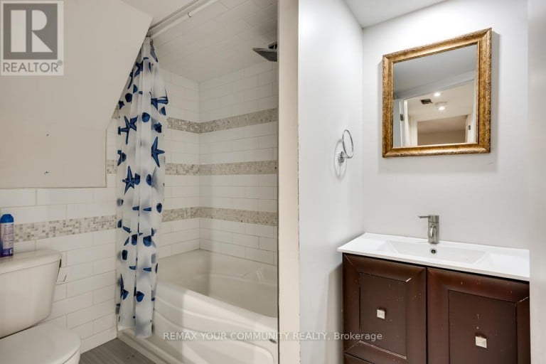 LOWER LEVEL - 240 MARKHAM ROAD, Toronto (Scarborough Village), Ontario, M1J3C2