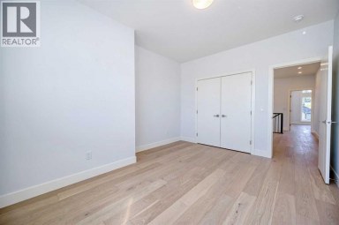 2008 26A Street SW Calgary Alberta photo 31