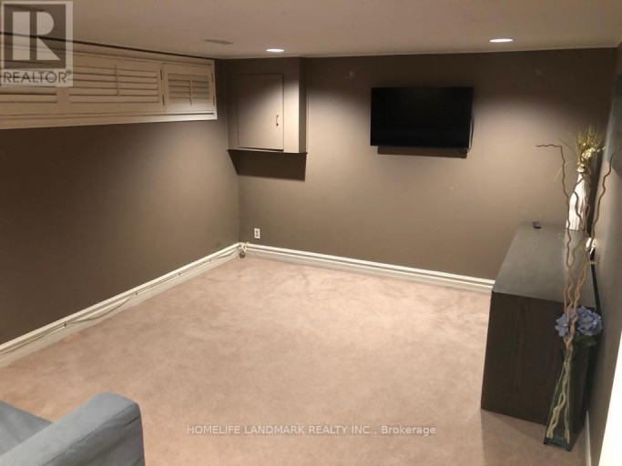 BSMT - 10 OSCAR COURT, Toronto (Bayview Village), Ontario, M2K2A4
