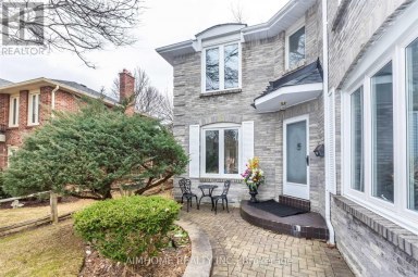165 CARLTON ROAD Markham (Unionville) Ontario photo 4