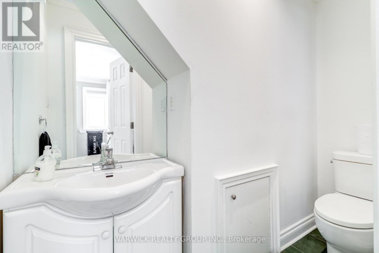 123 SHEPPARD AVENUE E, Toronto (Willowdale East), Ontario, M2N3A5