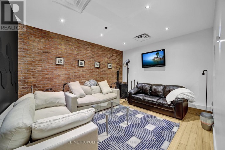 301 - 21 CAMDEN STREET, Toronto (Waterfront Communities), Ontario, M5V1V2