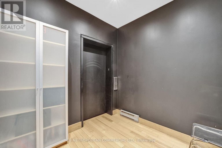 301 - 21 CAMDEN STREET, Toronto (Waterfront Communities), Ontario, M5V1V2