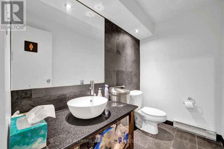 301 - 21 CAMDEN STREET, Toronto (Waterfront Communities), Ontario, M5V1V2