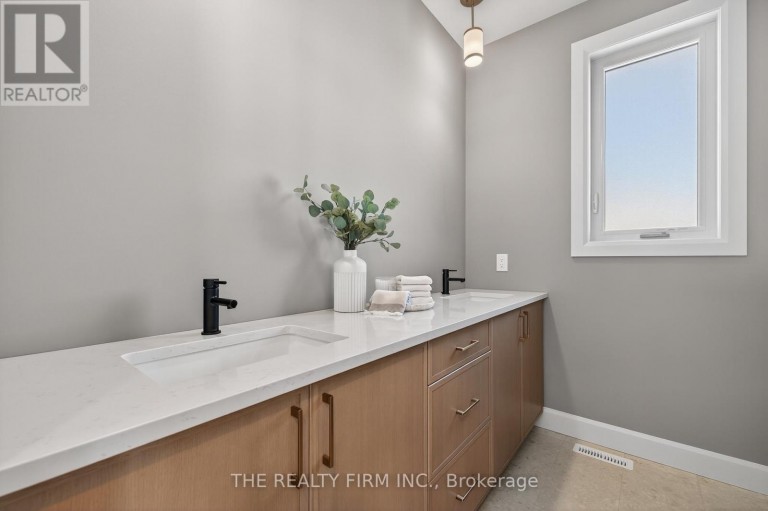 289 KING STREET, Southwest Middlesex (Glencoe), Ontario, N0L1M0