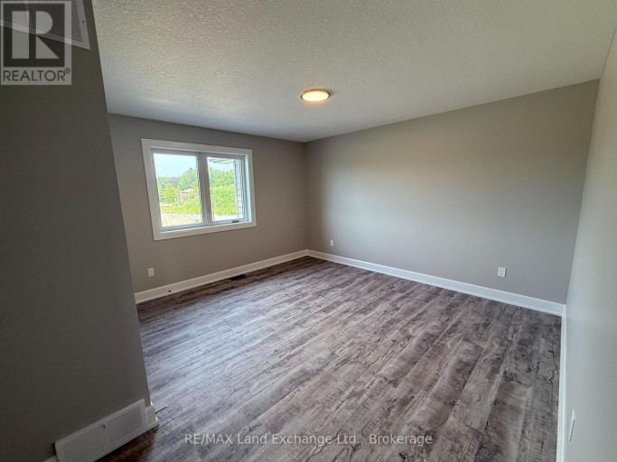 UNIT 2 - 8 GOLF LINKS ROAD, Kincardine, Ontario, N2Z0G1