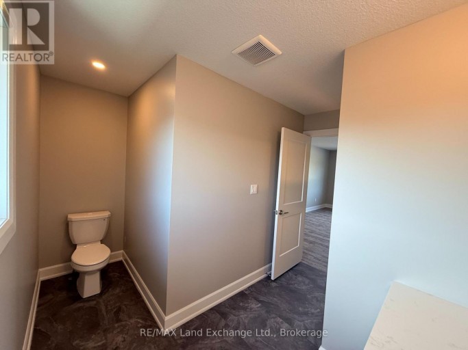 UNIT 2 - 8 GOLF LINKS ROAD, Kincardine, Ontario, N2Z0G1
