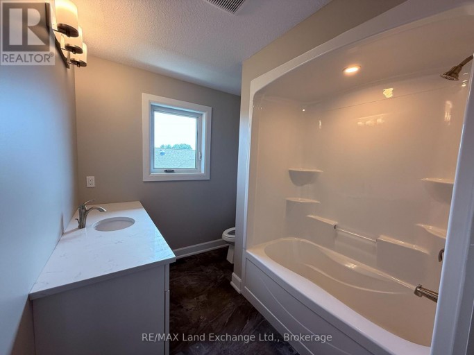 UNIT 2 - 8 GOLF LINKS ROAD, Kincardine, Ontario, N2Z0G1