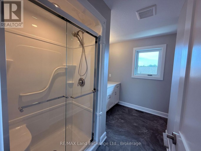 UNIT 2 - 8 GOLF LINKS ROAD, Kincardine, Ontario, N2Z0G1