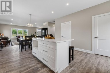 UNIT 4 - 8 GOLF LINKS ROAD Kincardine Ontario photo 11