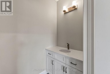 UNIT 4 - 8 GOLF LINKS ROAD Kincardine Ontario photo 14