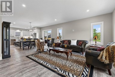 UNIT 4 - 8 GOLF LINKS ROAD Kincardine Ontario photo 5