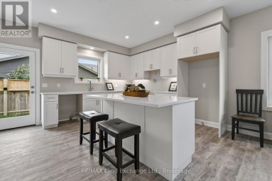 UNIT 4 - 8 GOLF LINKS ROAD Kincardine Ontario photo 9
