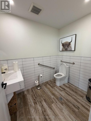 375 KING STREET, Oshawa (Vanier), Ontario, L1J2K3