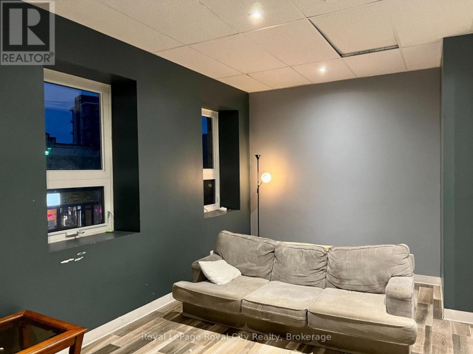 107-109 WYNDHAM STREET N, Guelph (Downtown), Ontario, N1H4E9