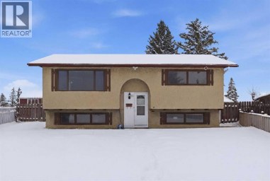 32 Fonda Mews SE Calgary Alberta photo 1