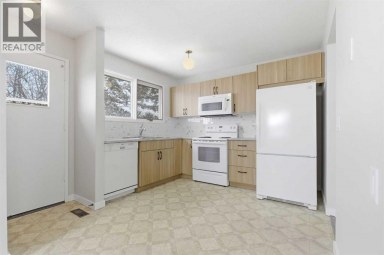 32 Fonda Mews SE Calgary Alberta photo 11