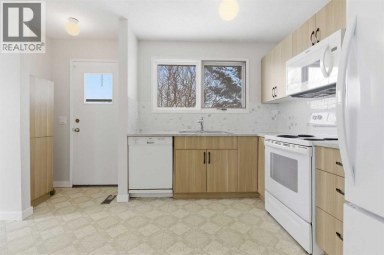 32 Fonda Mews SE Calgary Alberta photo 13