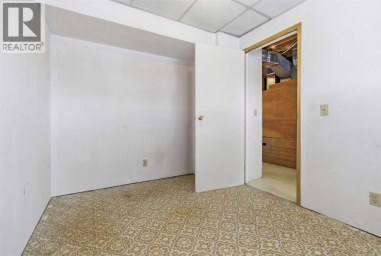 32 Fonda Mews SE Calgary Alberta photo 35