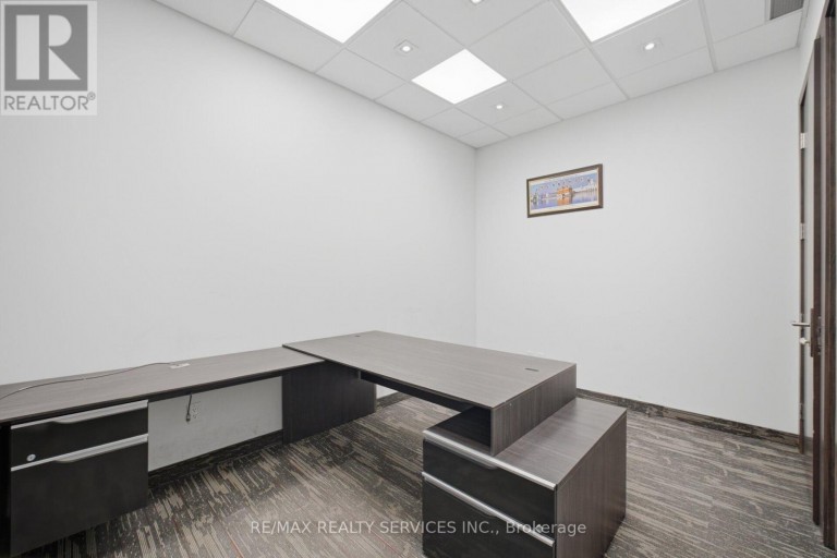 2 - 80 PERTOSA DRIVE, Brampton (Fletcher's Meadow), Ontario, L6X5E9