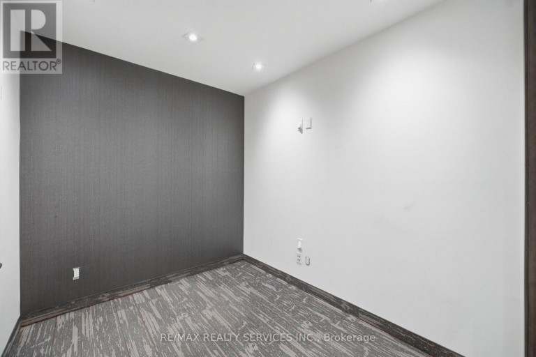 2 - 80 PERTOSA DRIVE, Brampton (Fletcher's Meadow), Ontario, L6X5E9