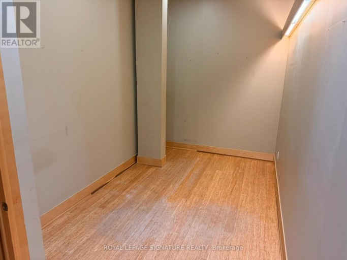 STUDIO #2 - 3-25 SCARSDALE ROAD, Toronto (Banbury-Don Mills), Ontario, M3B2R2