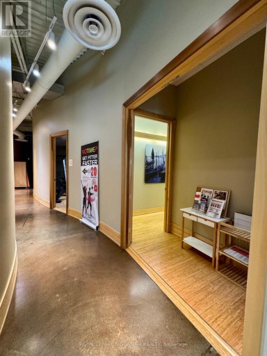 STUDIO #2 - 3-25 SCARSDALE ROAD, Toronto (Banbury-Don Mills), Ontario, M3B2R2