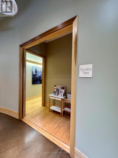 STUDIO #2 - 3-25 SCARSDALE ROAD, Toronto (Banbury-Don Mills), Ontario, M3B2R2