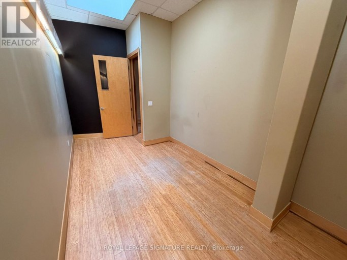 STUDIO #2 - 3-25 SCARSDALE ROAD, Toronto (Banbury-Don Mills), Ontario, M3B2R2