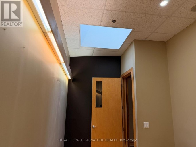 STUDIO #2 - 3-25 SCARSDALE ROAD, Toronto (Banbury-Don Mills), Ontario, M3B2R2