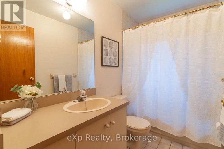 27 BELL DRIVE, Northern Bruce Peninsula, Ontario, N0H2T0