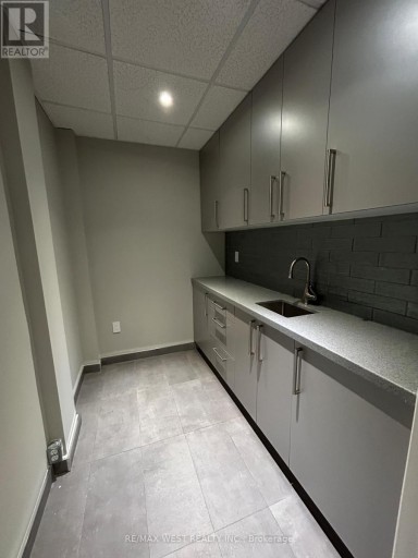 3 - 176 RIVERMEDE ROAD, Vaughan (Concord), Ontario, L4K3M7
