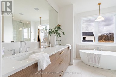 3147 GILLESPIE TRAIL London South (South V) Ontario photo 27