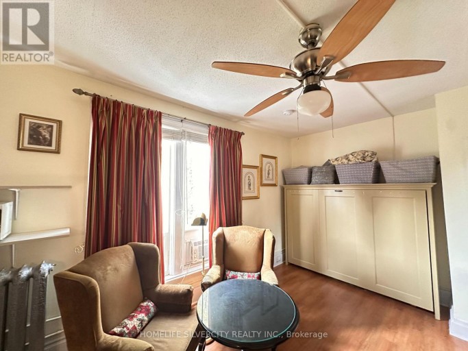 4 - 50 NELSON STREET W, Brampton (Downtown Brampton), Ontario, L6X1C3