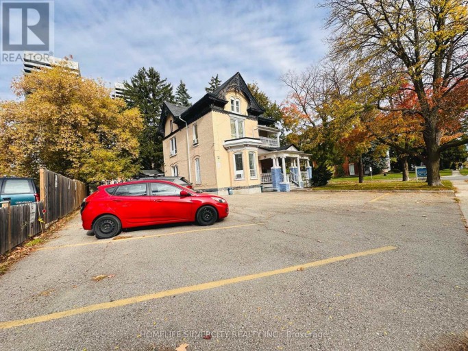 4 - 50 NELSON STREET W, Brampton (Downtown Brampton), Ontario, L6X1C3