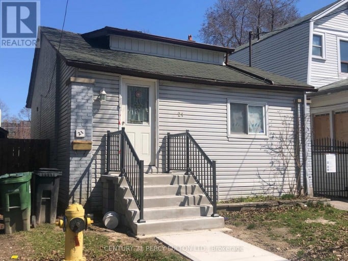 21 EASTDALE AVENUE, Toronto (Crescent Town), Ontario, M4C4Z8