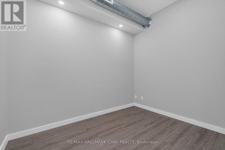 163 MARY STREET, Orillia, Ontario, L3V3E3