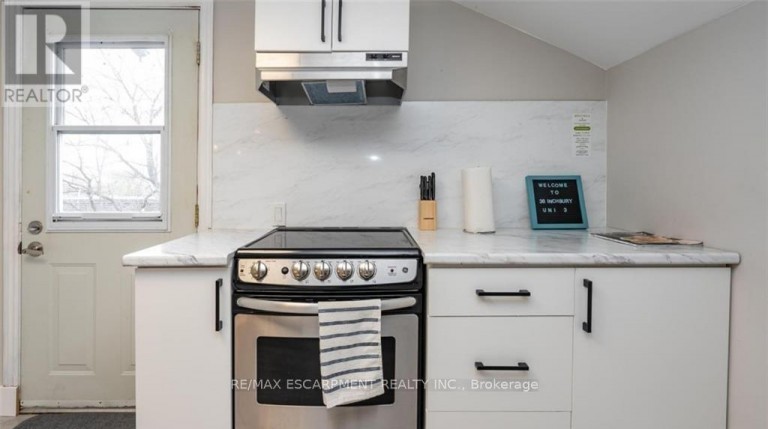 3 - 38 INCHBURY STREET, Hamilton (Strathcona), Ontario, L8R3B3