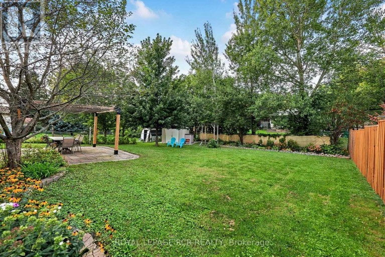 1049 ELGIN STREET, Newmarket (Huron Heights-Leslie Valley), Ontario, L3Y3C3