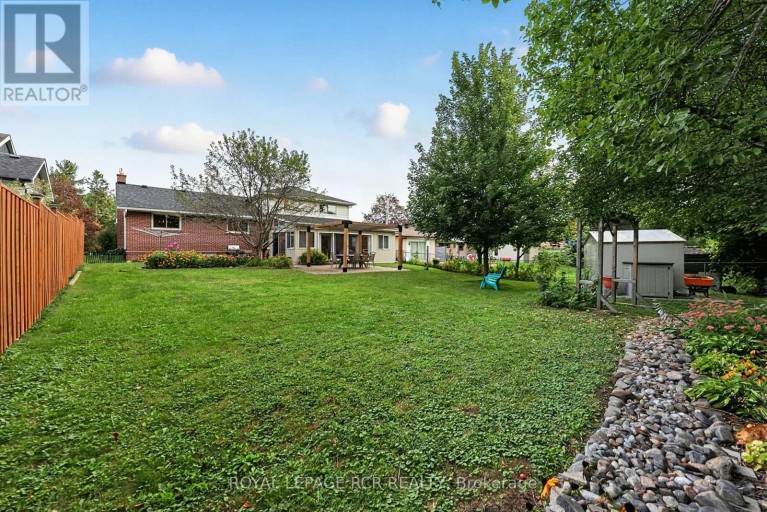 1049 ELGIN STREET, Newmarket (Huron Heights-Leslie Valley), Ontario, L3Y3C3