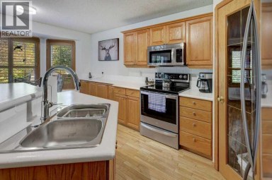 182 Harvest Creek Close NE Calgary Alberta photo 9