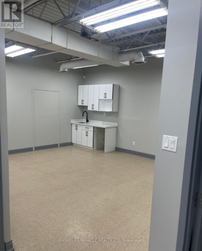 3 - 7195 TRANMERE DRIVE, Mississauga (Northeast), Ontario, L5S1N4