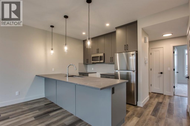 259 Royal Elm Road NW, Calgary, Alberta, T3G0G8