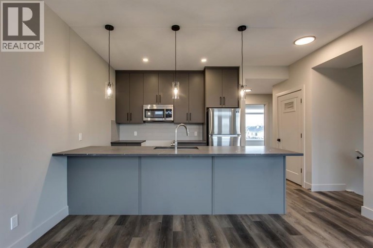 259 Royal Elm Road NW, Calgary, Alberta, T3G0G8